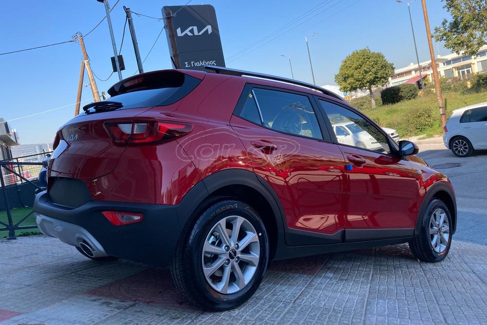 https://autogreeknews.gr/wp-content/uploads/2023/05/Kia-Stonic-etoimoparadota-8.jpg