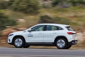 Mercedes-EQA-250+-(12)