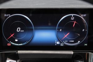 Mercedes-EQA-250+-(17)