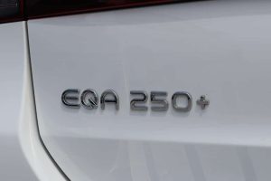 Mercedes-EQA-250+-(6)