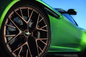 New-Aston-Martin-DB12_53-2048×1365