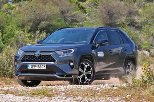 Toyota-RAV4-PHEV-kinisi