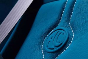 ac-cobra-gt-roadster-blue-leather-seats-detail-1-1