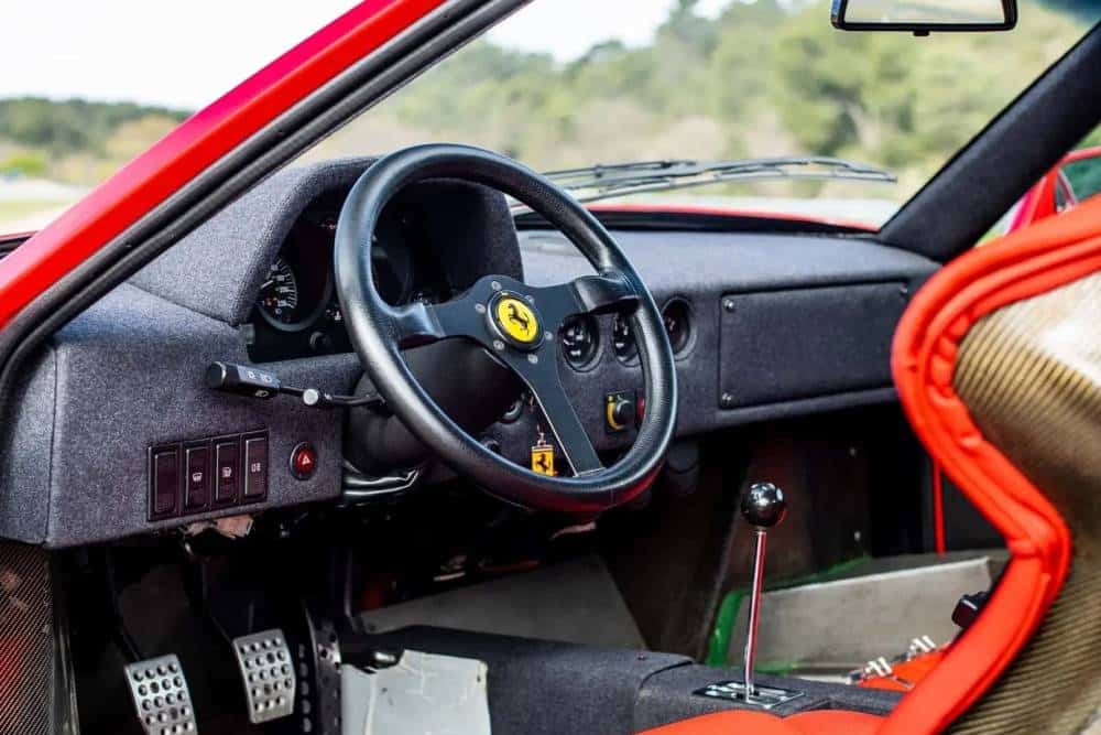 https://autogreeknews.gr/wp-content/uploads/2023/05/alain-prost-s-ferrari-f40-up-for-auction-6.jpg