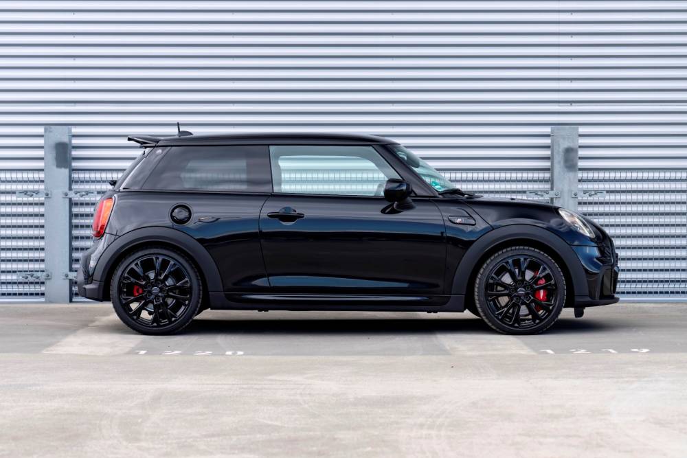 https://autogreeknews.gr/wp-content/uploads/2023/05/the-2024-mini-jcw-1to6-special-edition-may-be-mini-9.jpg