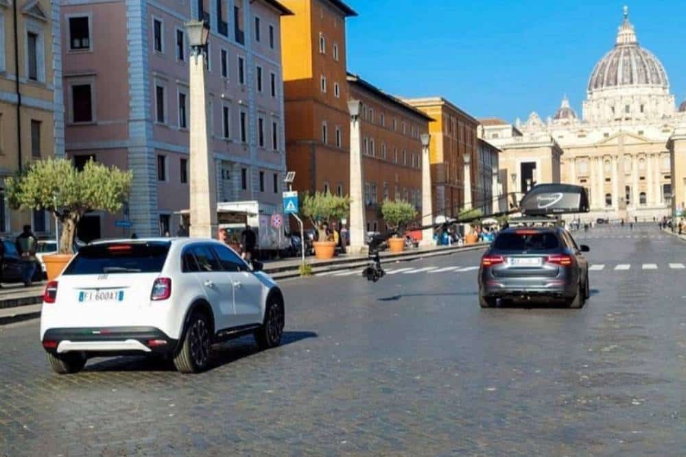 https://autogreeknews.gr/wp-content/uploads/2023/05/uncamo-d-2024-fiat-600-reveals-familiar-styling-cu.jpg