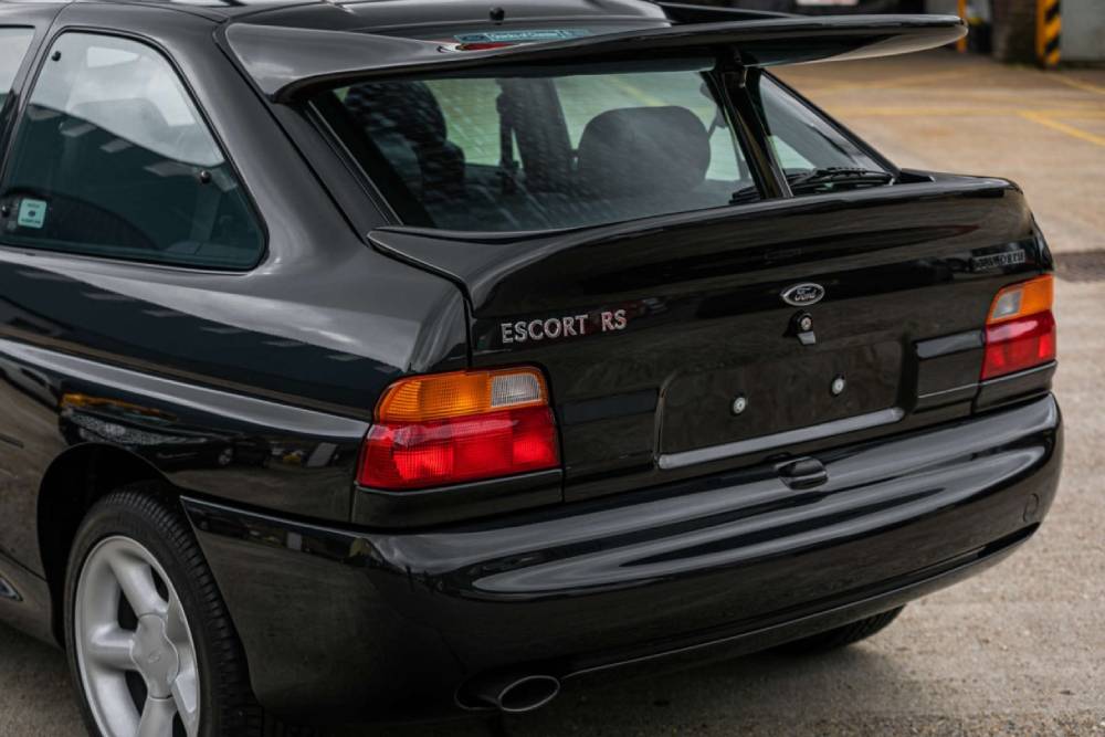 https://autogreeknews.gr/wp-content/uploads/2023/06/1996-ford-escort-cosworth-auction-11.jpg
