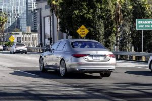 2022-Mercedes-S-Class-Drive-Pilot-3