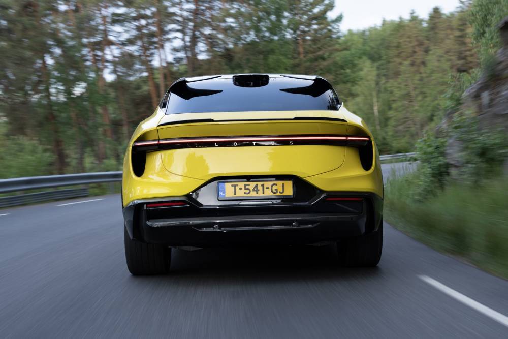 https://autogreeknews.gr/wp-content/uploads/2023/06/2023-lotus-eletre-super-crossover-launches-in-euro-2.jpg