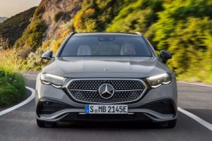 2024-Mercedes-E-Class-wagon-estate-00015