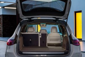 2024-Mercedes-E-Class-wagon-estate-00024