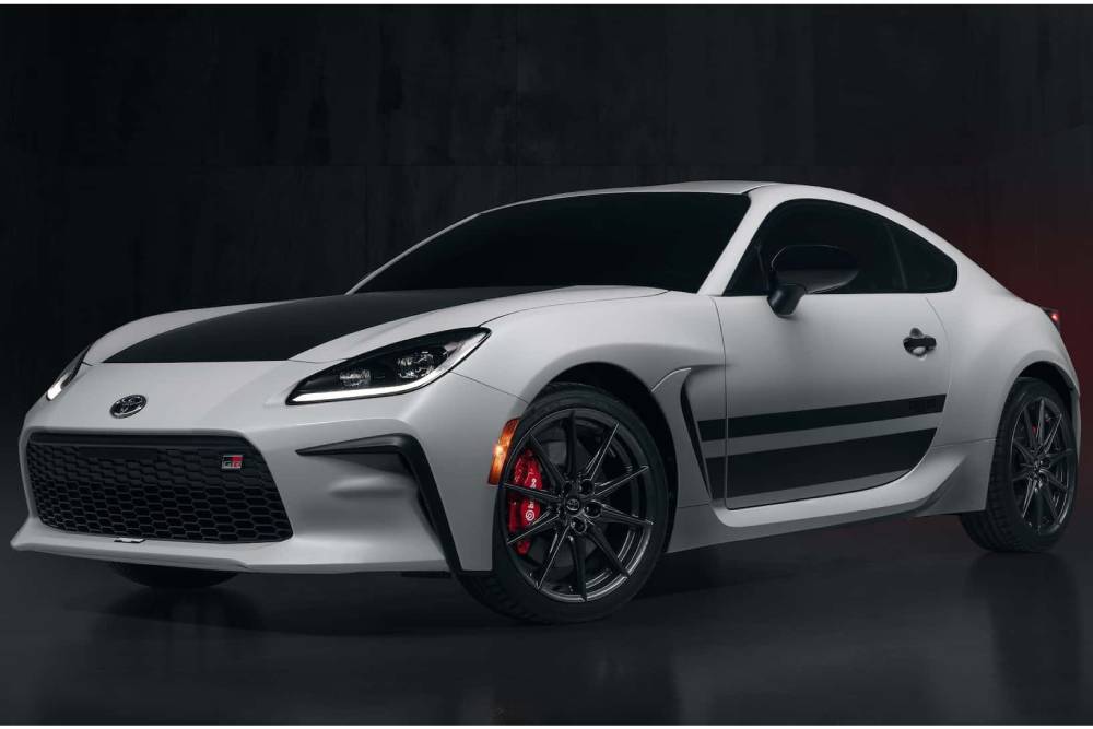 https://autogreeknews.gr/wp-content/uploads/2023/06/2024-toyota-gr86-trueno-edition.jpg