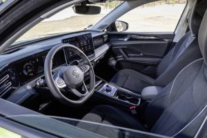 2024-volkswagen-tiguan-shows-off-new-cockpit-and-c (1)