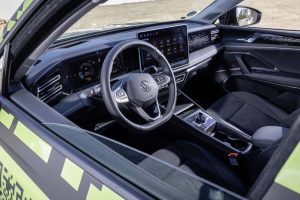 2024-volkswagen-tiguan-shows-off-new-cockpit-and-c