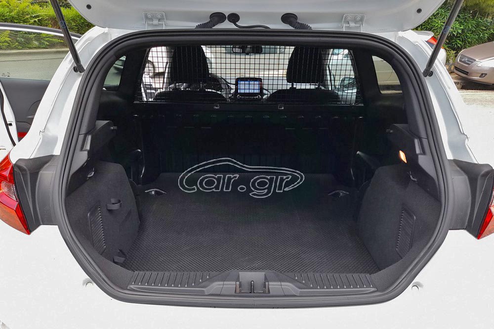 https://autogreeknews.gr/wp-content/uploads/2023/06/Ford-Fiesta-ST-Line-van-2.jpg