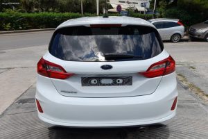Ford-Fiesta-ST-Line-van-(3)