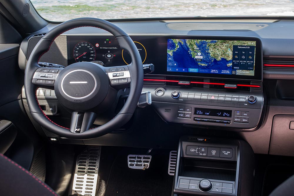 https://autogreeknews.gr/wp-content/uploads/2023/06/Hyundai-Kona-Hybrid-2023-interior-1.jpg