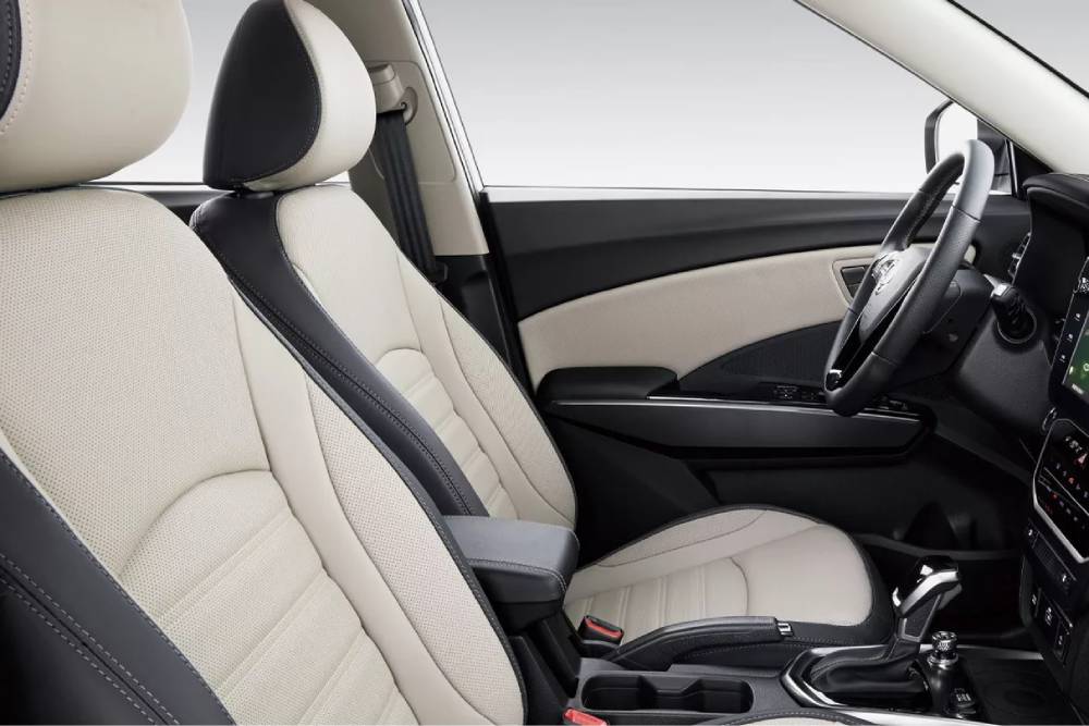 https://autogreeknews.gr/wp-content/uploads/2023/06/KG-Mobility-Tivoli-Interior-5.jpg
