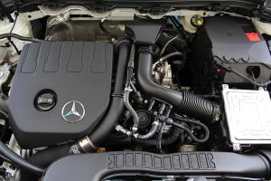 Mercedes-Benz-GLA-200-(4)