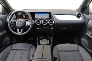 Mercedes-Benz-GLA-200-(5)