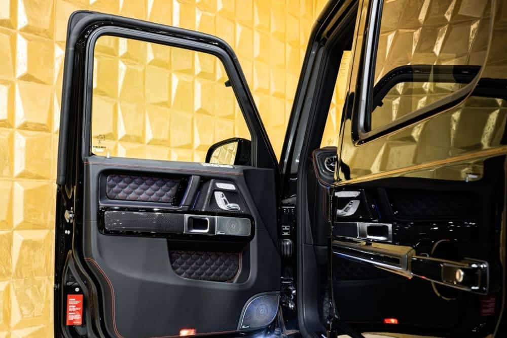https://autogreeknews.gr/wp-content/uploads/2023/06/Mercedes_G_Brabus_BRABUS_GV12_900_2023_for_sale-11.jpg