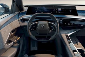 New-Peugeot-3008-panoramic-i-COCKPIT-(2)