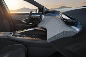 New-Peugeot-3008-panoramic-i-COCKPIT-(4)
