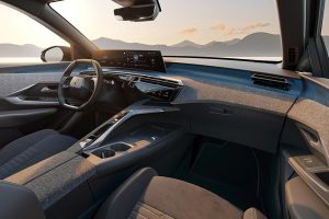 New-Peugeot-3008-panoramic-i-COCKPIT-(5)