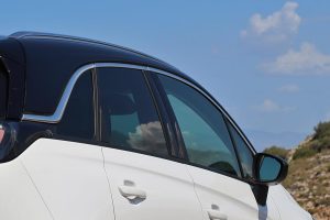 Opel-Crossland-side