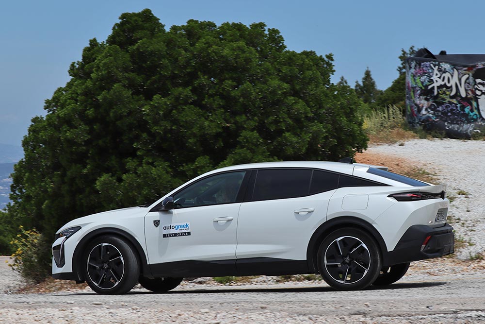 https://autogreeknews.gr/wp-content/uploads/2023/06/Peugeot-408-PHEV-225-HP-15.jpg
