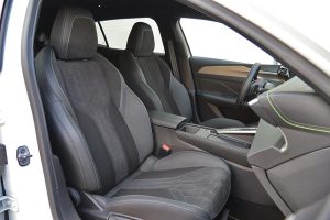 Peugeot 408 PHEV 225 HP (24)