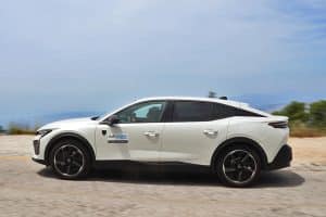 Peugeot 408 PHEV 225 HP (3)