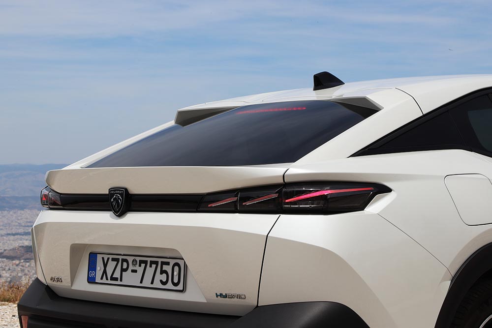 https://autogreeknews.gr/wp-content/uploads/2023/06/Peugeot-408-PHEV-225-HP-5.jpg