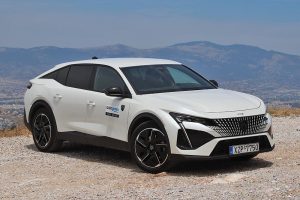 Peugeot 408 PHEV 225 HP (9)