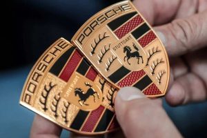 Porsche-badge-00010
