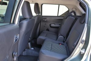 Suzuki-Ignis-1.2-Hybrid-piso-kathisma