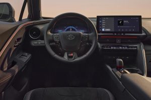 Toyot-C-HR-2023-(3)