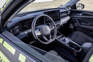 VW-Tiguan-2023-interior