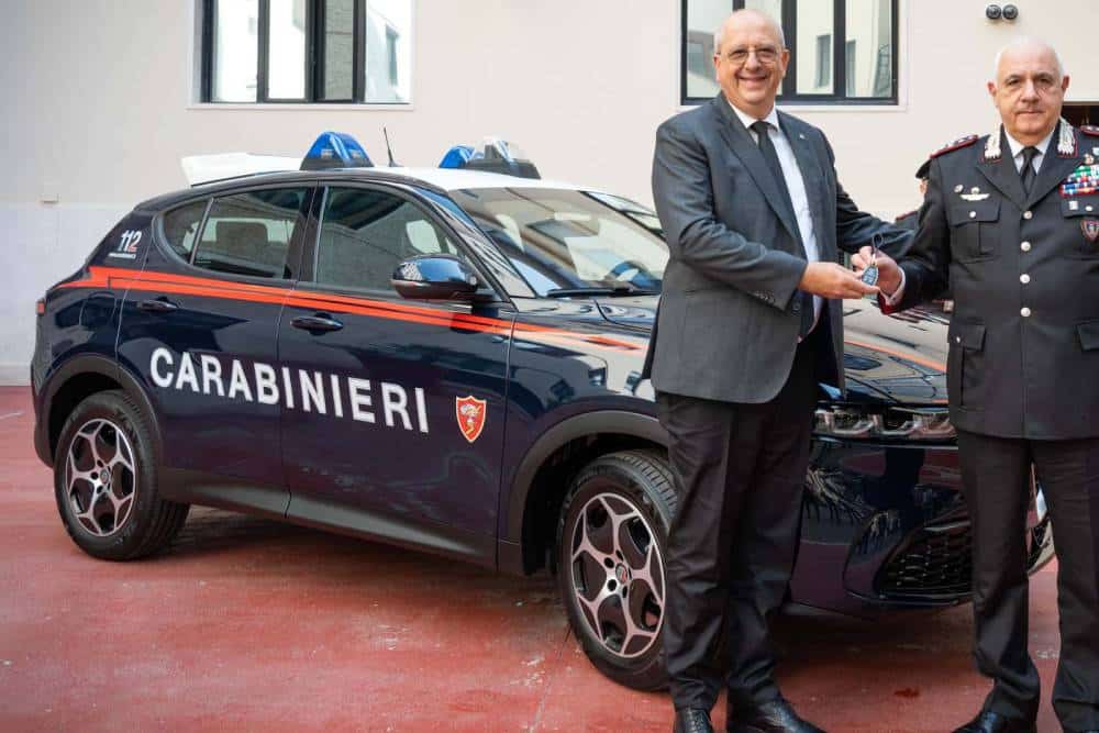 https://autogreeknews.gr/wp-content/uploads/2023/06/alfa-romeo-tonale-joins-the-carabinieri-2.jpg