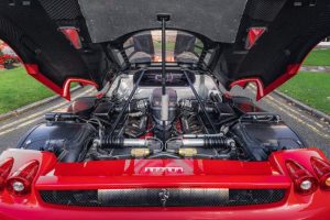 fernando-alonso-s-scocca-no1-ferrari-enzo-heads-to (10)