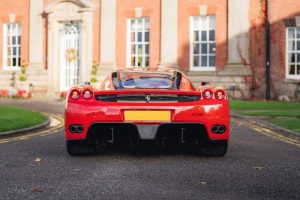 fernando-alonso-s-scocca-no1-ferrari-enzo-heads-to (8)