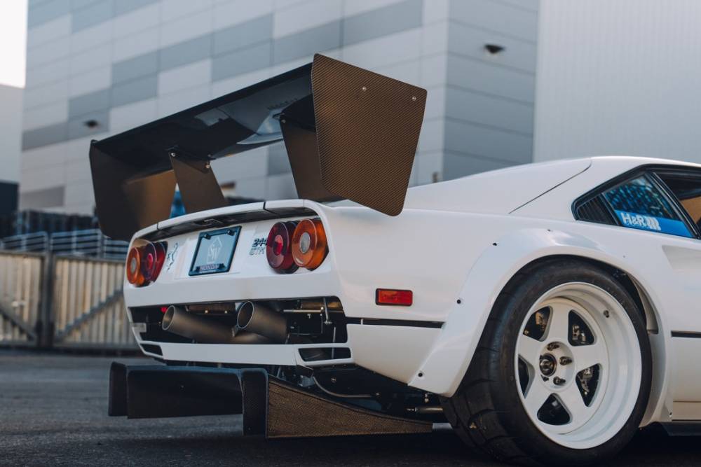 https://autogreeknews.gr/wp-content/uploads/2023/06/honda-swapped-ferrari-308-07.jpg