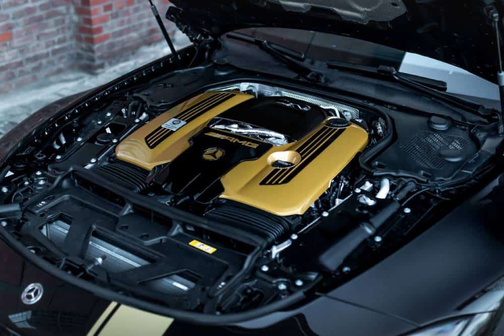 https://autogreeknews.gr/wp-content/uploads/2023/06/manhart-pumps-blue-blood-into-the-mercedes-amg-sl-11.jpg