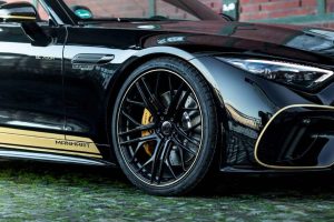 manhart-pumps-blue-blood-into-the-mercedes-amg-sl- (12)