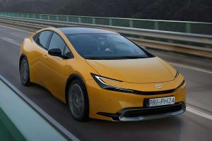 toyota-prius-2022-kinisi