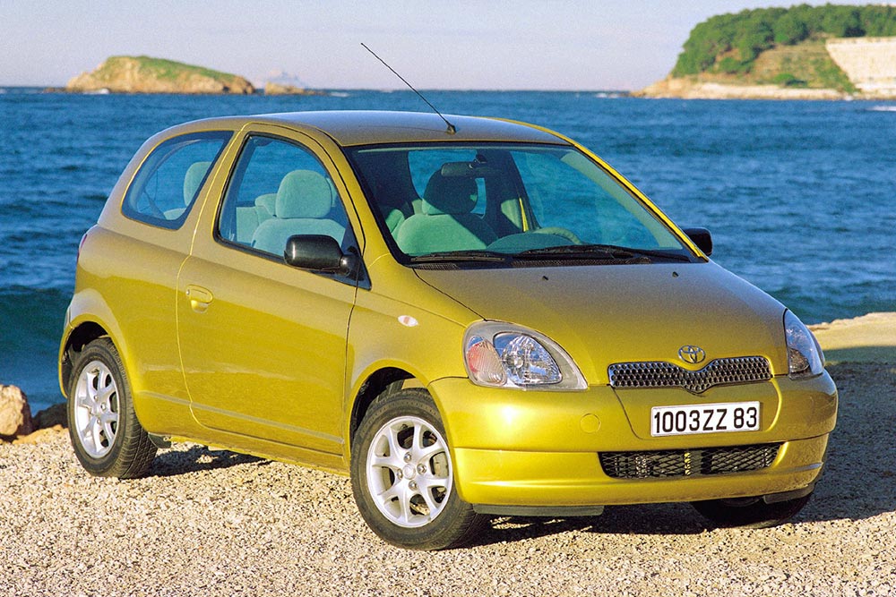https://autogreeknews.gr/wp-content/uploads/2023/06/toyota_yaris_1999-1.jpg