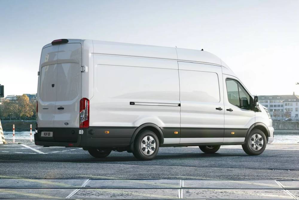 https://autogreeknews.gr/wp-content/uploads/2023/07/2024-FORD-TRANSIT-718-3.jpg