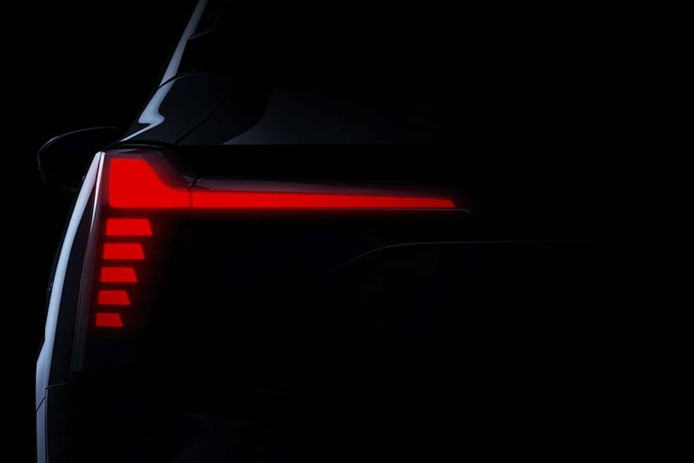 https://autogreeknews.gr/wp-content/uploads/2023/07/2024-mitsubishi-compact-crossover-teaser-2.jpg