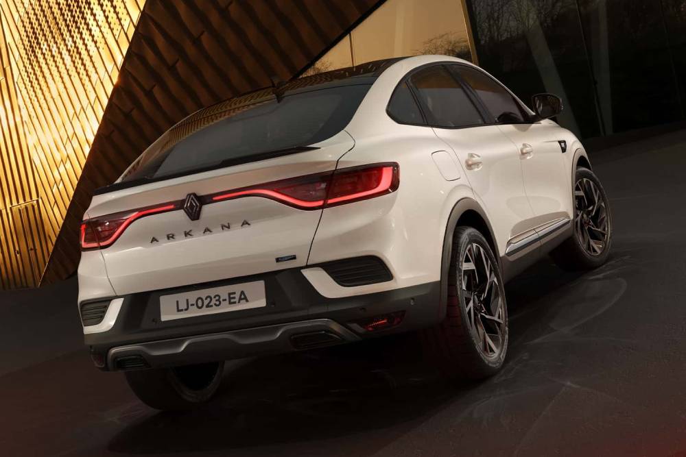 https://autogreeknews.gr/wp-content/uploads/2023/07/2024-renault-arkana-facelift-5.jpg