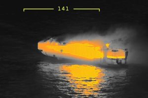 Fremantle-Highway-ship-(2)